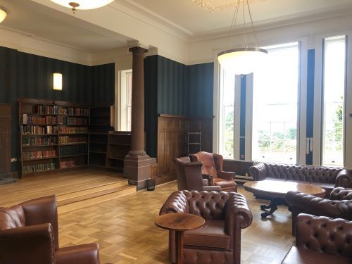 30.8.19_Burton_Manor_Libary 30.8.19_Burton_Manor_Libary